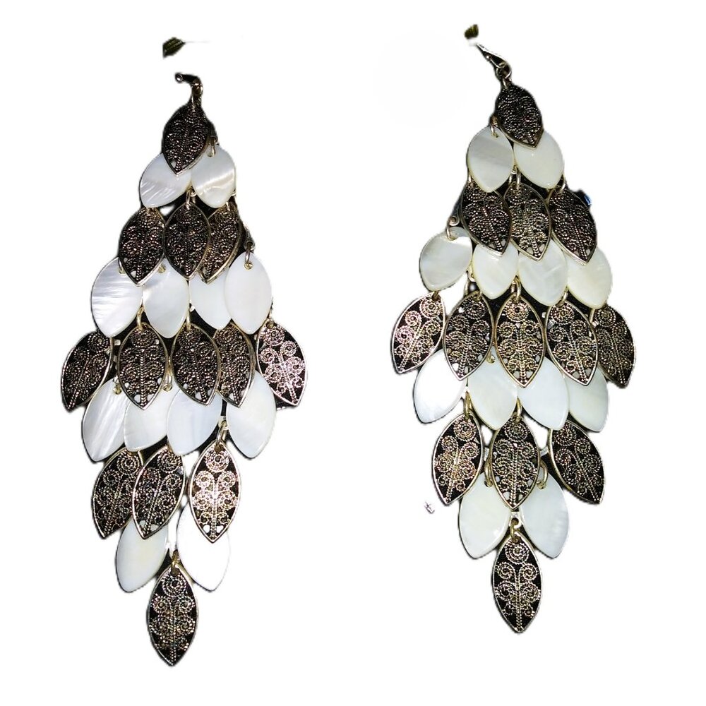 Three (3) Pairs of Fashion Earrings - Elegant, fun, stylish! - Picture 4 of 4